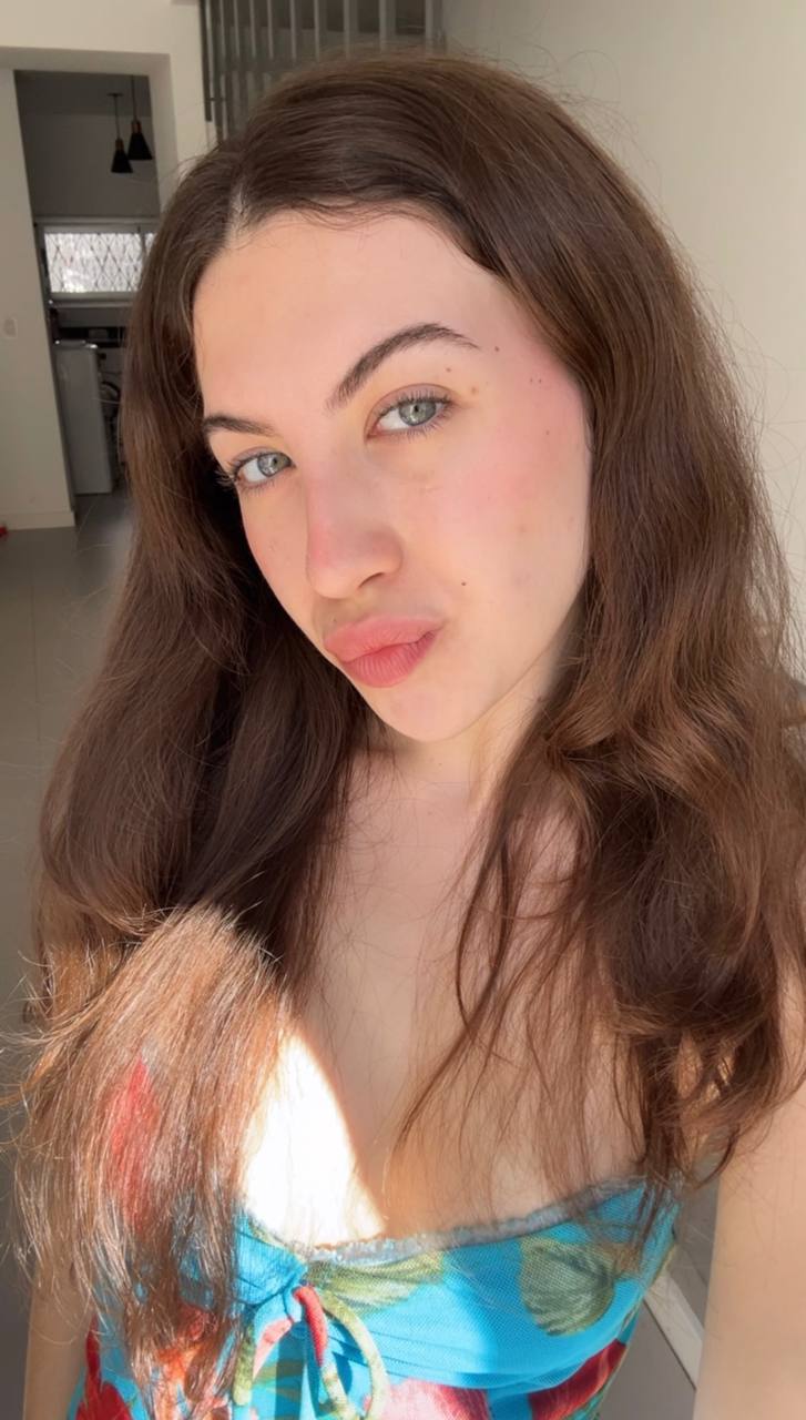 Nude girl Amber in Moroni