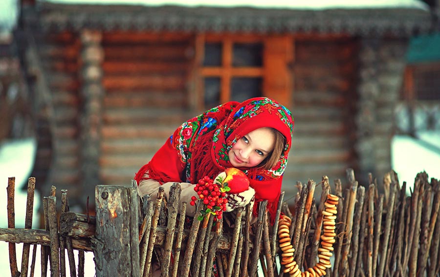 Sexy girl Women in Slavic costumes in Moroni